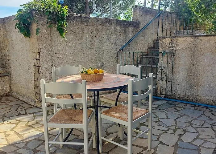 דירה Octopus Garden, Koralli Travliata