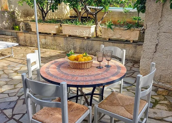 Octopus Garden, Koralli דירה Travliata